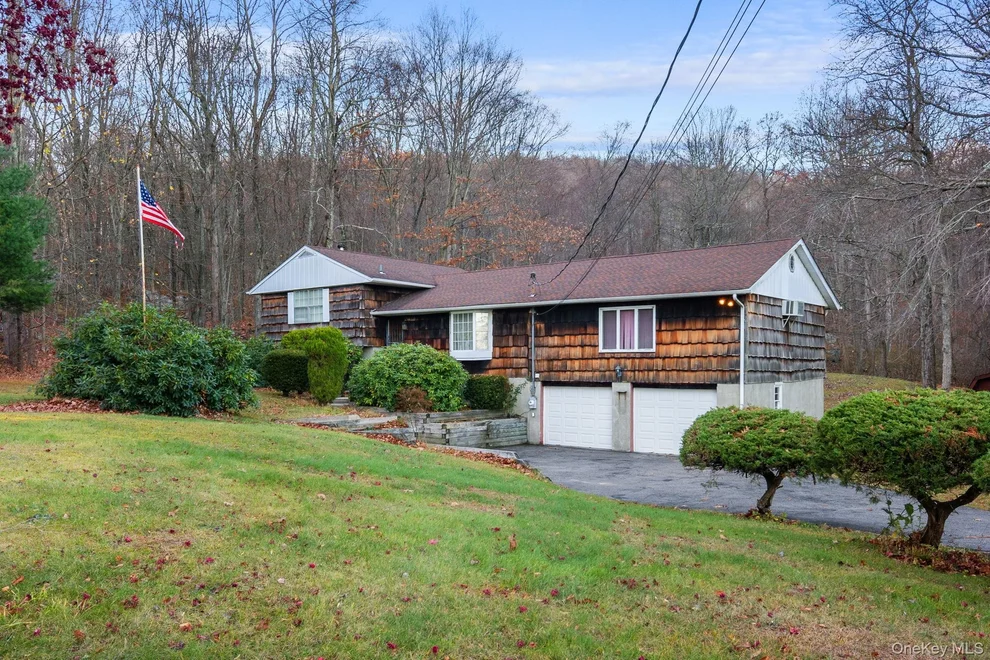 Unit for sale at 800 Farmers Mills Road, Kent, NY 10512