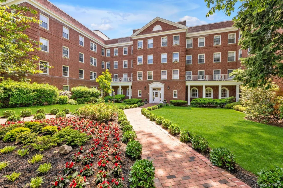 Unit for sale at 90 Knightsbridge Road, North Hempstead, NY 11021