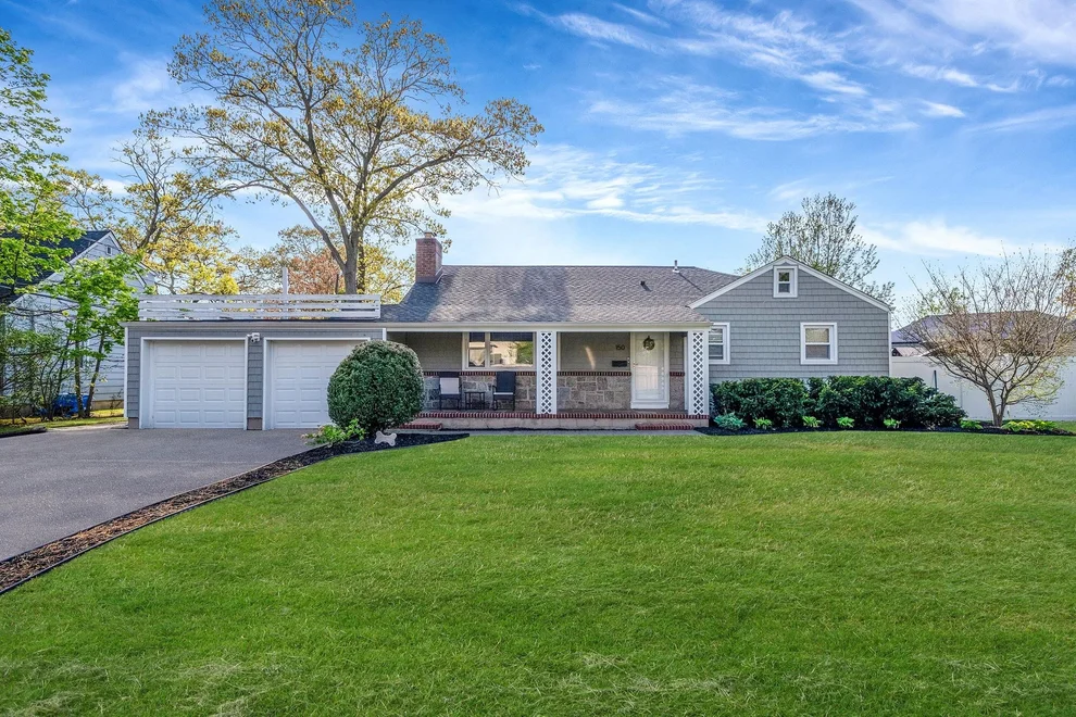 Unit for sale at 150 Little East Neck Road S, Babylon, NY 11702