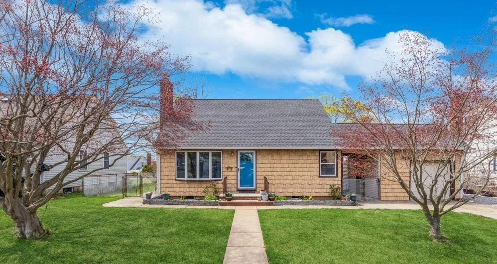 Unit for sale at 66 Albertson Avenue, North Hempstead, NY 11507