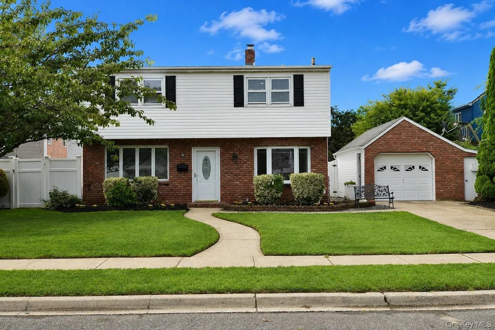 Unit for sale at 7 Swan Lane, Hempstead, NY 11756