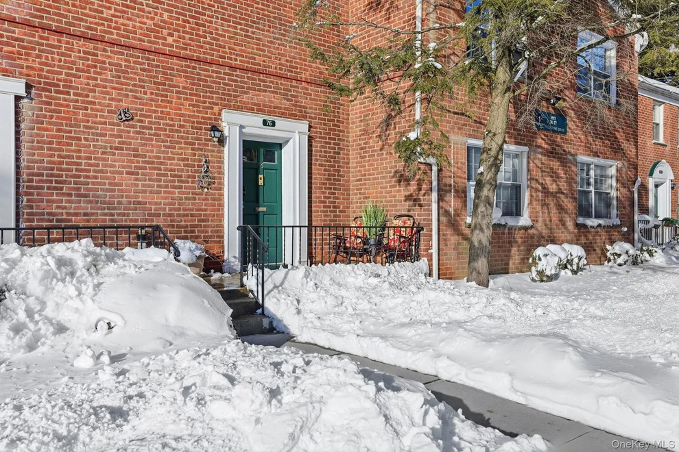 Unit for sale at 1 Fieldstone Drive, Greenburgh, NY 10530