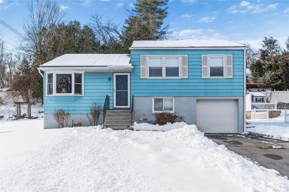 Unit for sale at 2081 Defoe Court, Yorktown, NY 10598