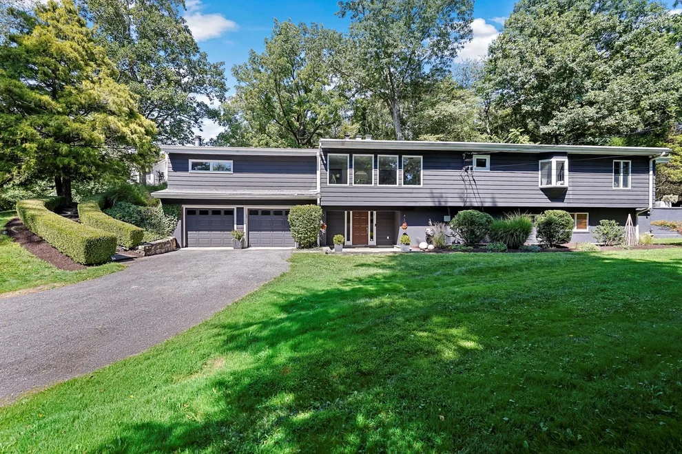 Unit for sale at 1 Harriet Lane, Lewisboro, NY 10526