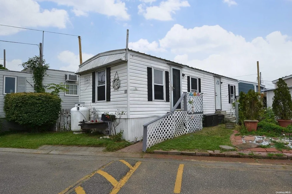 Unit for sale at 150-51 Main Street, Islip, NY 11751