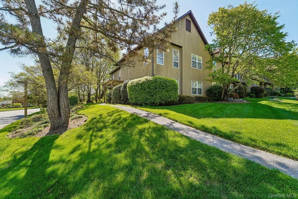 Unit for sale at 18 BROOKE HOLLOW Lane, Peekskill, NY 10566