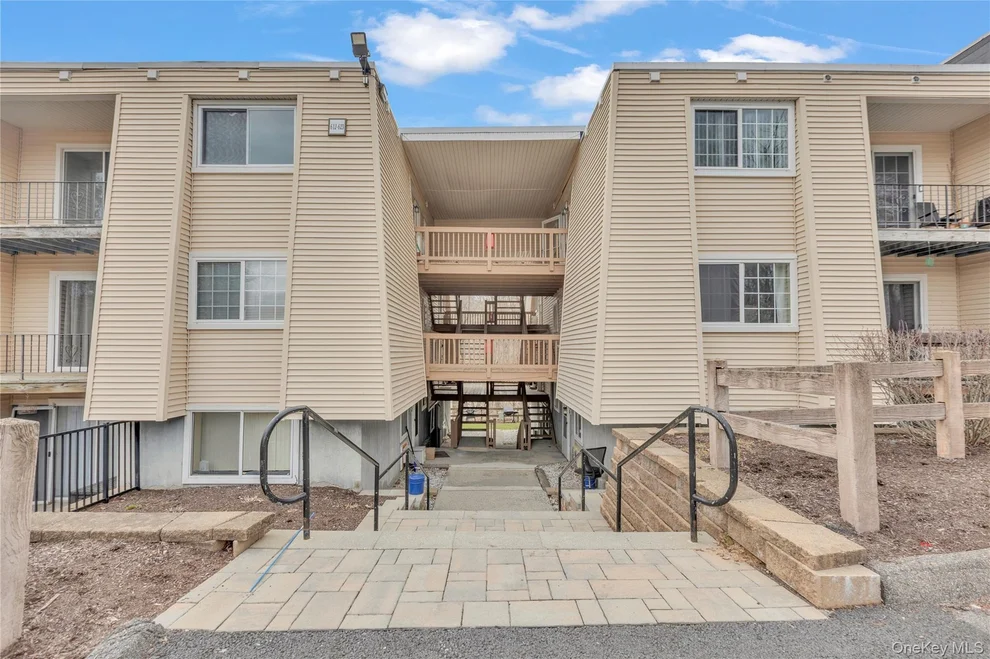 Unit for sale at 618 Fox Run Lane, Patterson, NY 10512