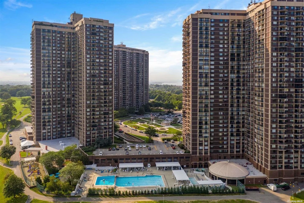 Unit for sale at 269-10 Grand Central Pk, New York, NY 11005