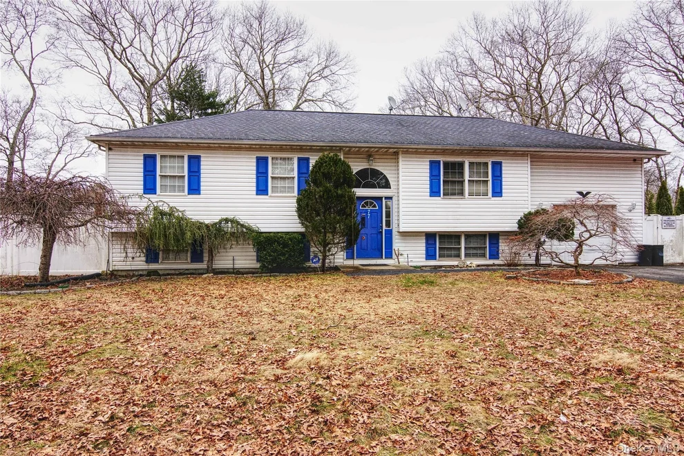 Unit for sale at 77 Washington Avenue, Brookhaven, NY 11950