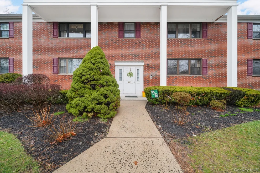 Unit for sale at 422 Somerset Drive, Orangetown, NY 10965