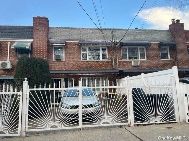 Unit for sale at 4028 De Reimer Avenue, Bronx, NY 10466