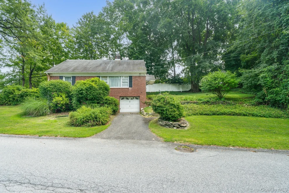 Unit for sale at 14 Schoolhouse Lane, Poughkeepsie (Town), NY 12603
