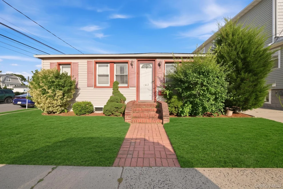 Unit for sale at 162 Baisley Avenue, Hempstead, NY 11518