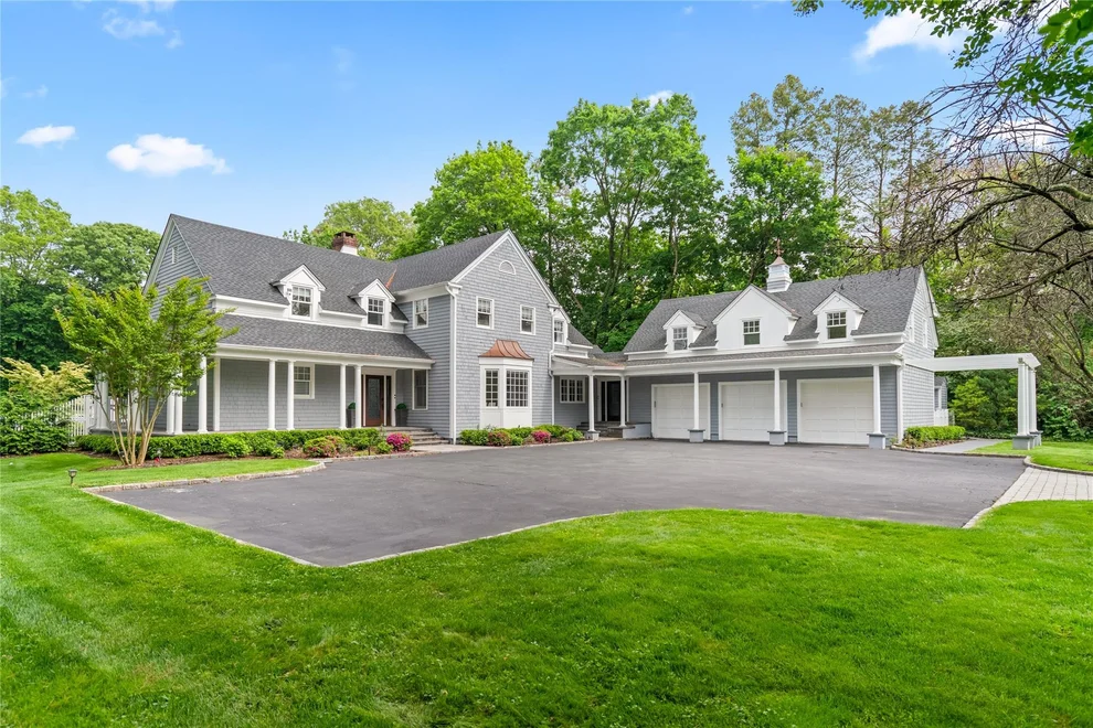 Unit for sale at 178 High Farms Road, Oyster Bay, NY 11545