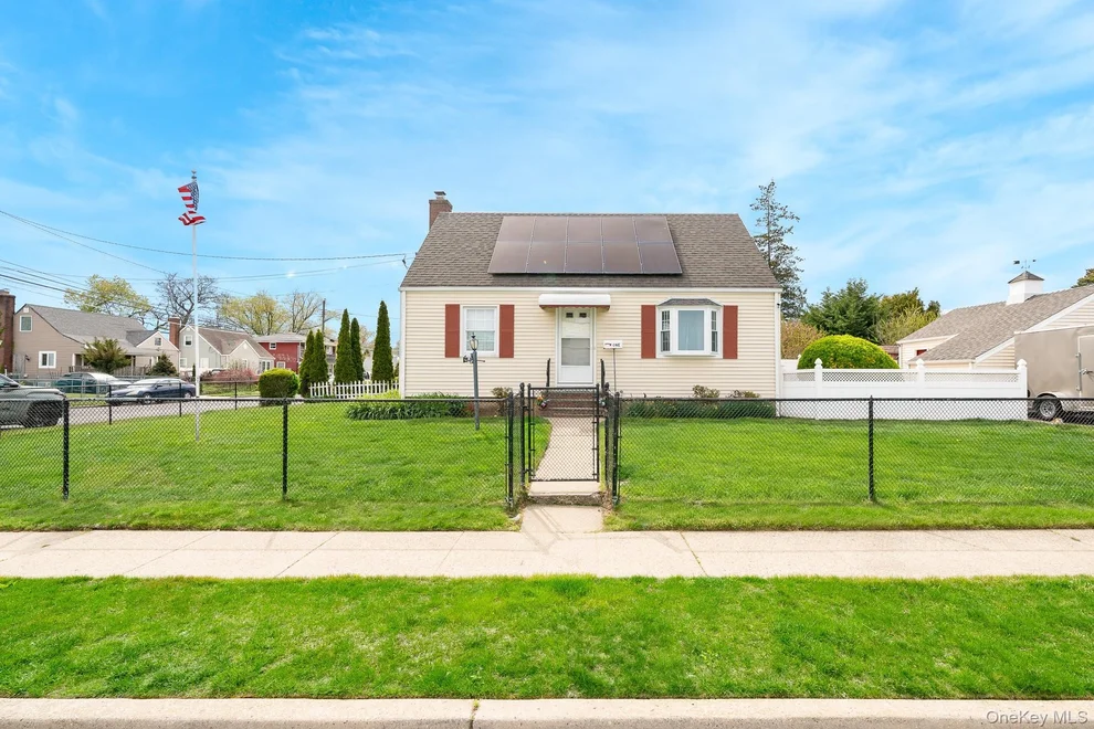 Unit for sale at 1 Robert Avenue, Oyster Bay, NY 11758