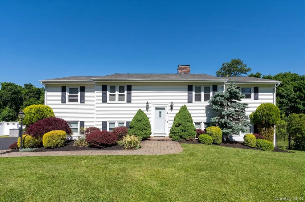 Unit for sale at 6 Maria Lane, New Castle, NY 10562