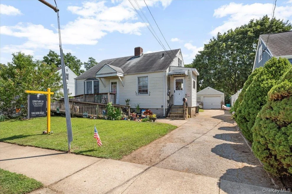 Unit for sale at 9 Revere Avenue, Oyster Bay, NY 11714