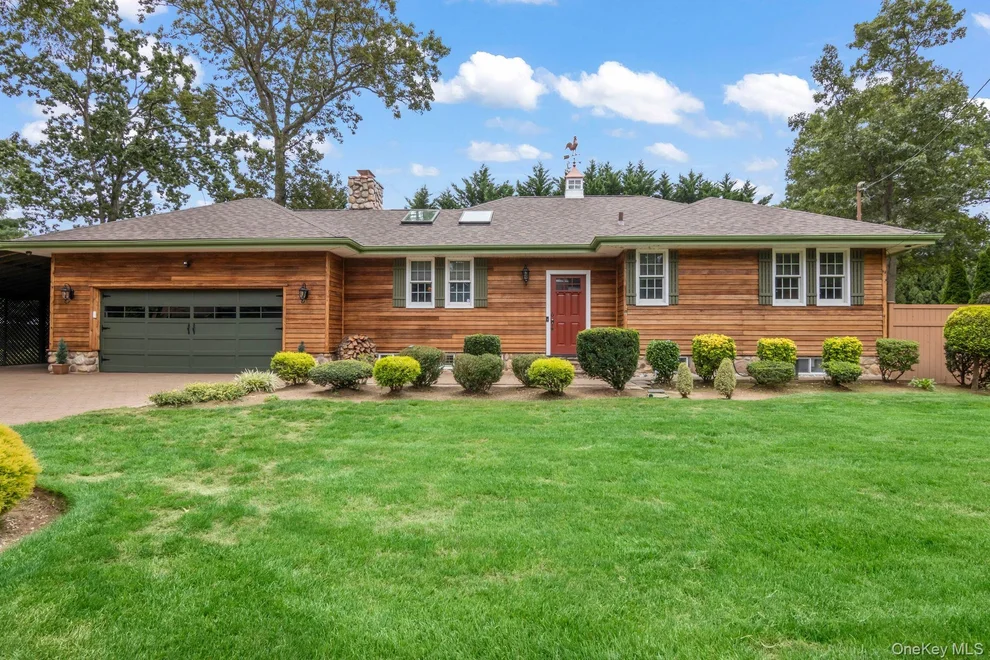 Unit for sale at 2 Lester Court, Huntington, NY 11731