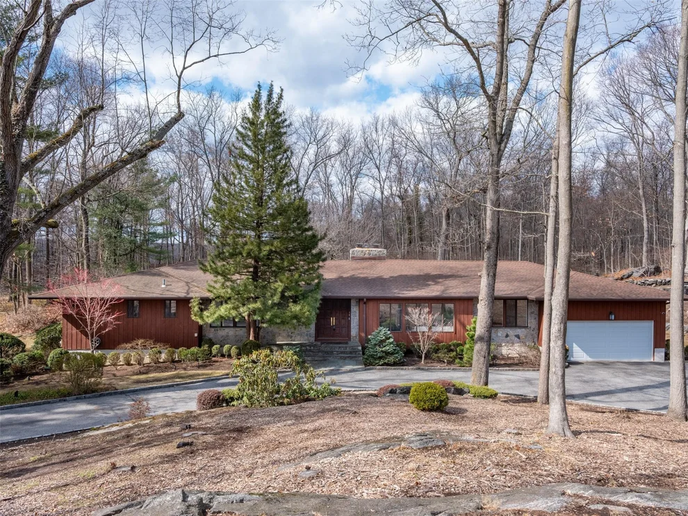 Unit for sale at 14 Glen Drive, Harrison, NY 10528