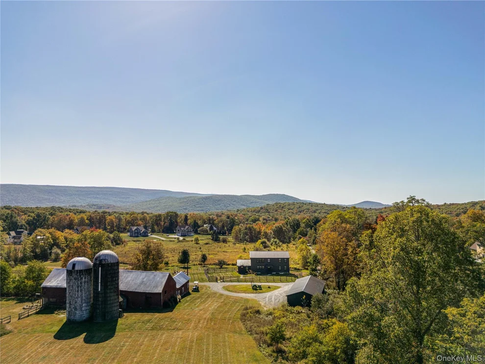 Unit for sale at 106 Station Road, New Windsor, NY 12577
