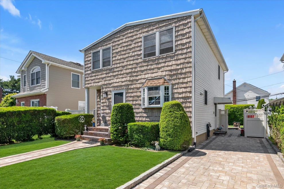 Unit for sale at 206 Arlington Street, North Hempstead, NY 11501