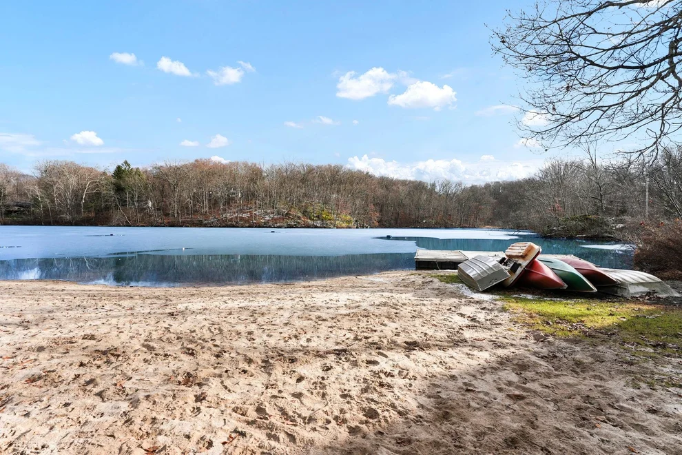 Unit for sale at 17 W Main Street, Lewisboro, NY 10526