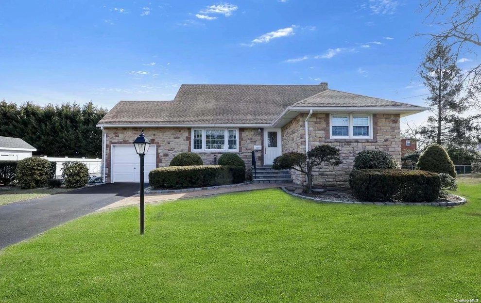 Unit for sale at 127 Nassau Avenue, Babylon, NY 11704