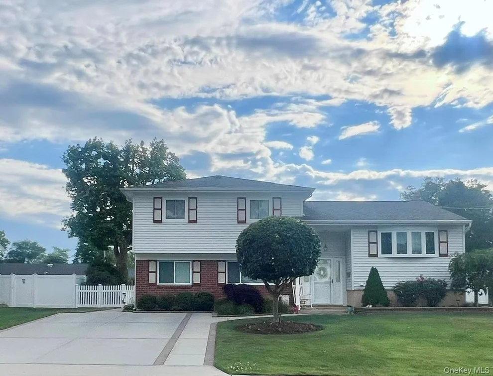 Unit for sale at 48 W 20th Street, Babylon, NY 11729