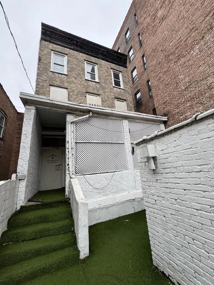 Unit for sale at 585 E 167TH Street, New York, NY 10456