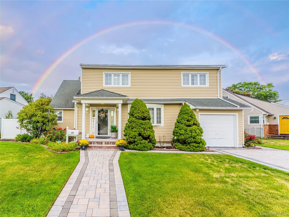 Unit for sale at 29 Underhill Avenue, Oyster Bay, NY 11791