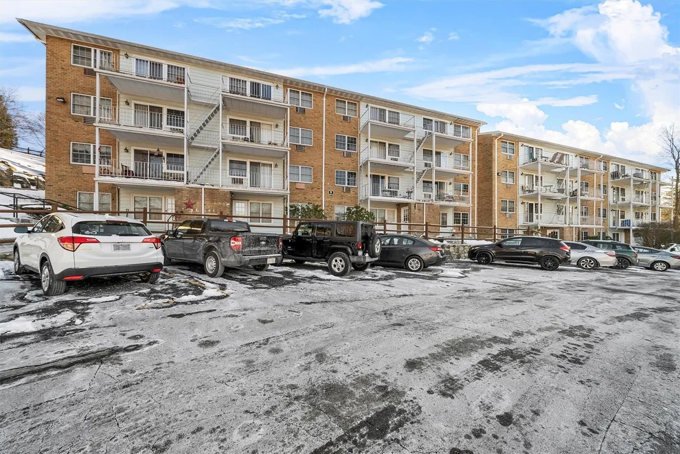 Unit for sale at 1840 Crompond Road, Peekskill, NY 10566