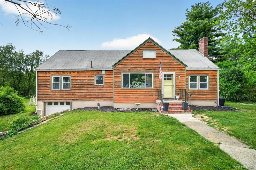 Unit for sale at 18 Mohin Park, Wawayanda, NY 10958