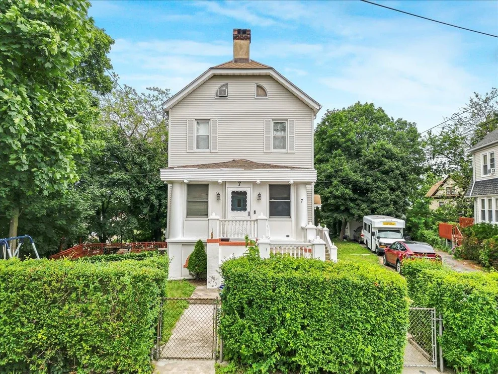 Unit for sale at 7 Wellesley Avenue, Yonkers, NY 10705