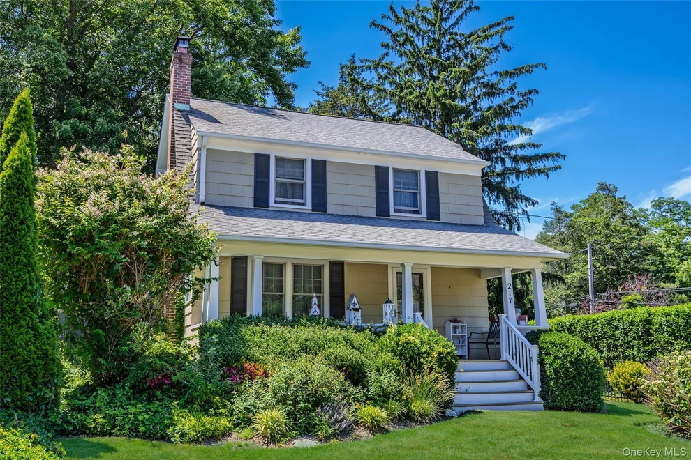 Unit for sale at 217 Soundview Road, Huntington, NY 11743