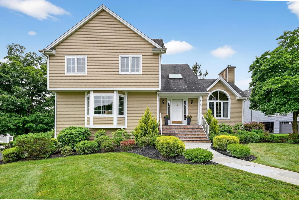 Unit for sale at 85 Kensington Lane, Yorktown, NY 10598