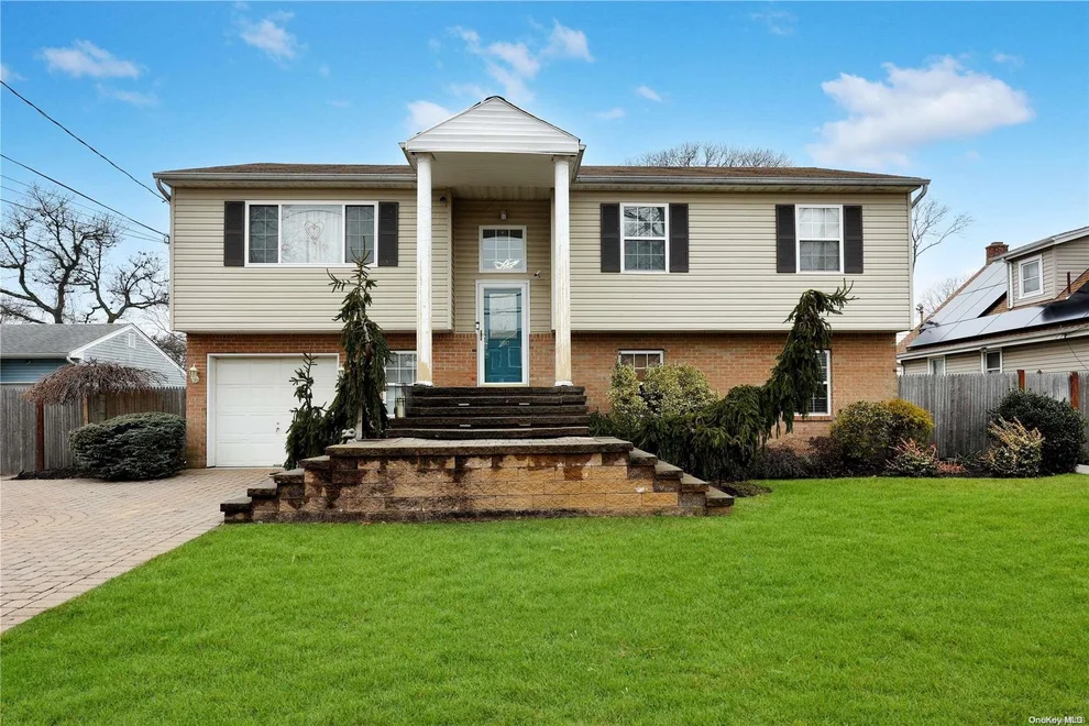 Unit for sale at 190 Melrose Avenue, Oyster Bay, NY 11758