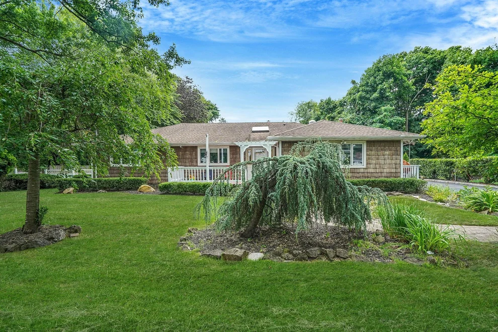 Unit for sale at 2 Clearbrook Drive, Smithtown, NY 11787