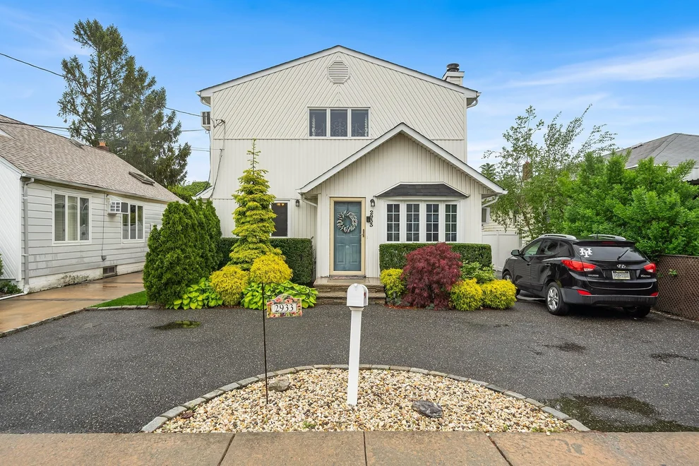 Unit for sale at 2933 Marlborough Road, Hempstead, NY 11572