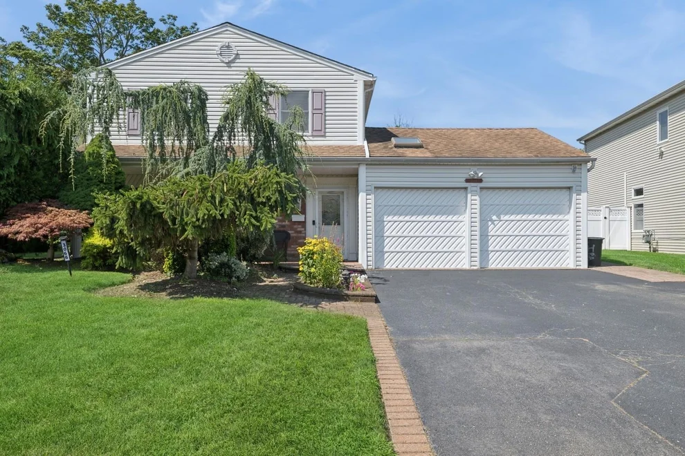 Unit for sale at 3066 Ira Road, Hempstead, NY 11710