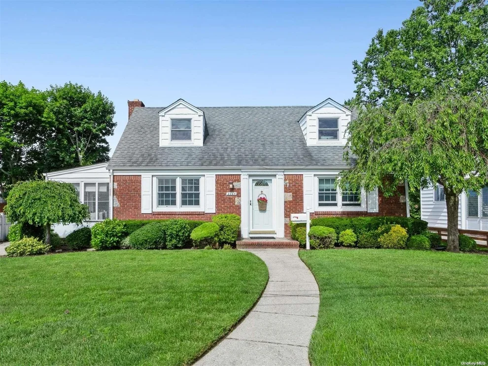 Unit for sale at 2624 Yorktown Street, Hempstead, NY 11572