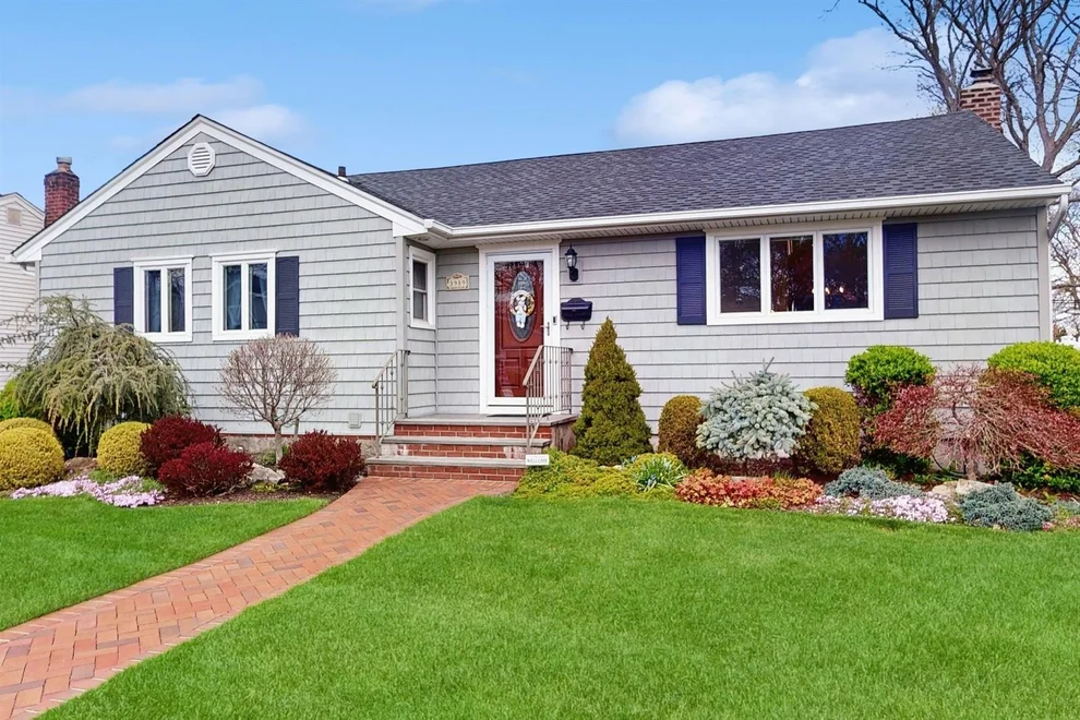 Unit for sale at 3989 Worthmor Drive, Hempstead, NY 11783