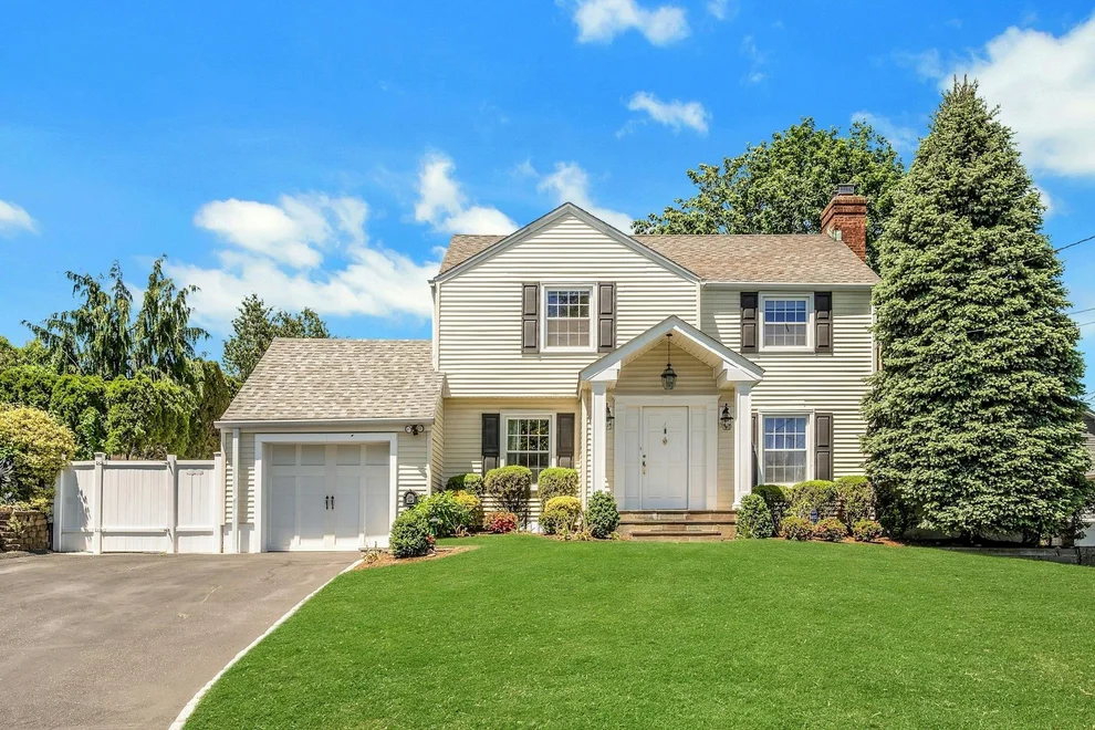 Unit for sale at 4 Longview Drive, Eastchester, NY 10709