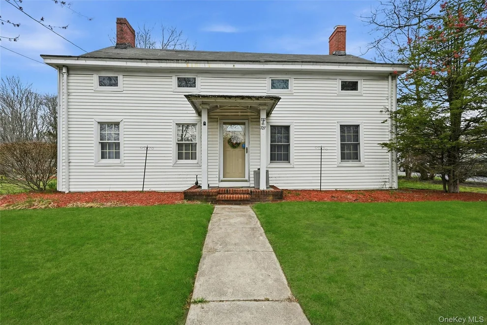 Unit for sale at 727 Main Street, Brookhaven, NY 11934