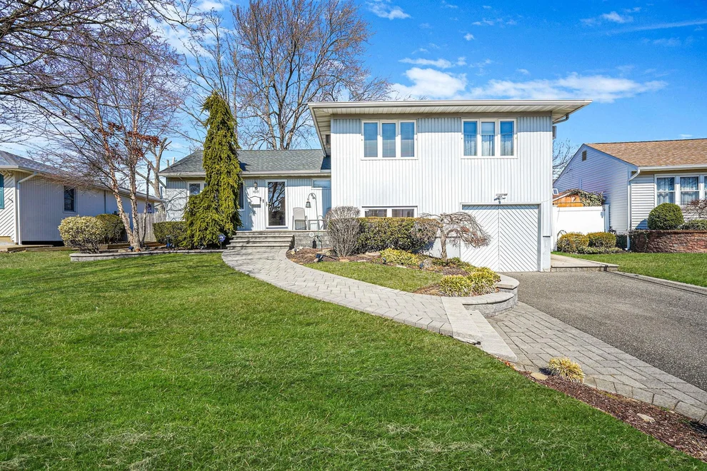 Unit for sale at 4019 Eve Drive, Hempstead, NY 11783