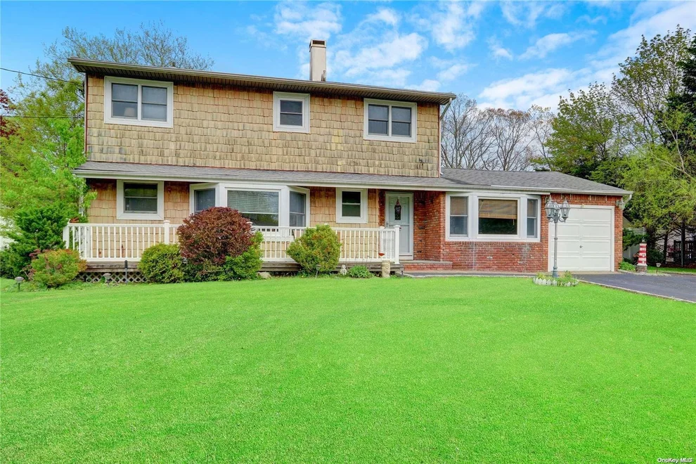 Unit for sale at 977 Montauk Avenue, Islip, NY 11752