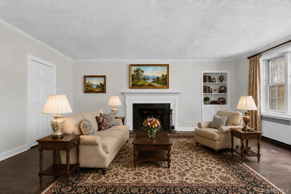 Unit for sale at 100 Pinewood Road, Greenburgh, NY 10530