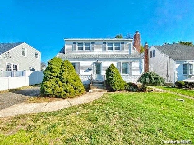 Unit for sale at 134 N Windhorst Avenue, Oyster Bay, NY 11714