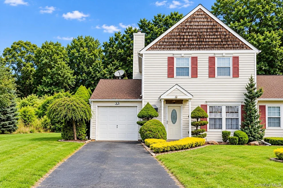 Unit for sale at 14 Badger Trail, Brookhaven, NY 11727