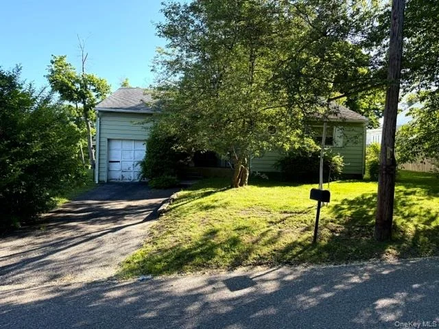 Unit for sale at 1 Catalpa Drive, Huntington, NY 11731