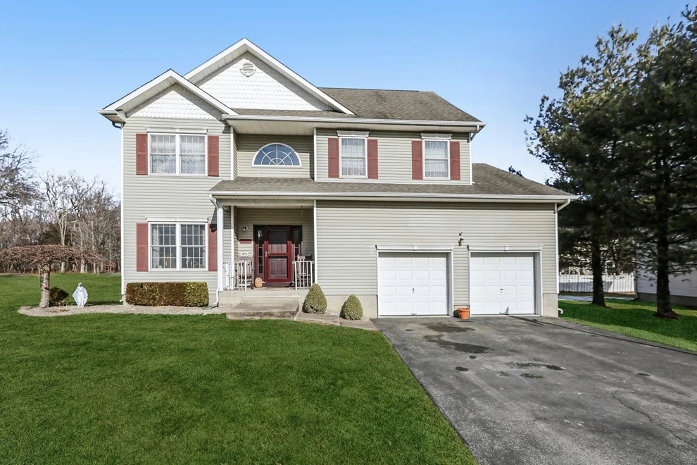 Unit for sale at 2101 Patriots Court, New Windsor, NY 12553